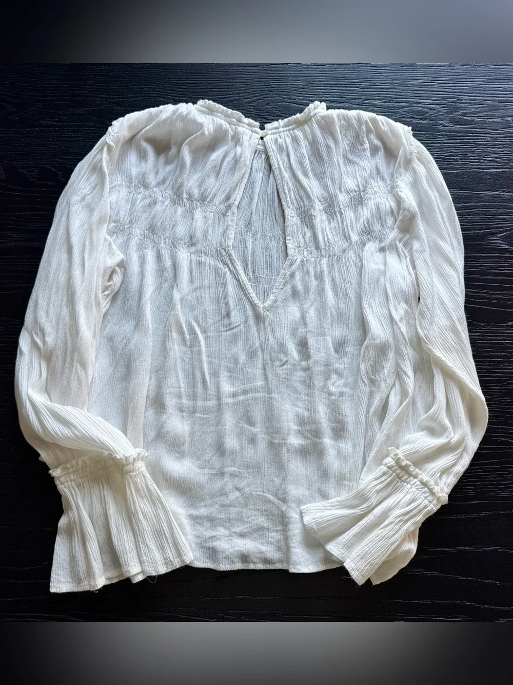 Free People white Blouse Bell Cuffs S Lightweight Poet Style Top⭐️Like New⭐️